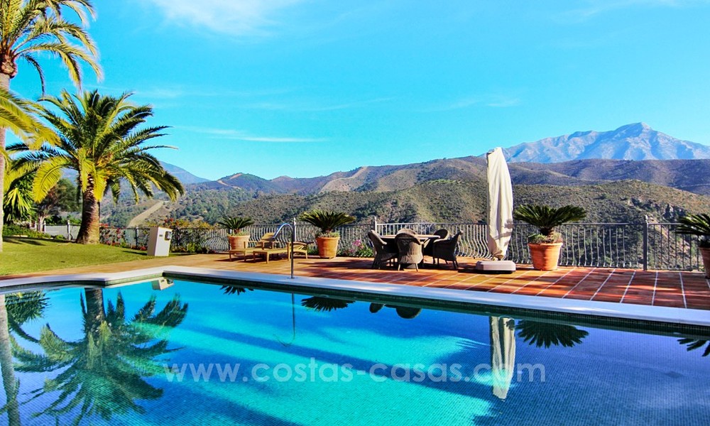 Grande villa de style classique à vendre à El Madroñal, Benahavis - Marbella 22033