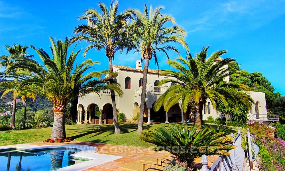 Grande villa de style classique à vendre à El Madroñal, Benahavis - Marbella 22035