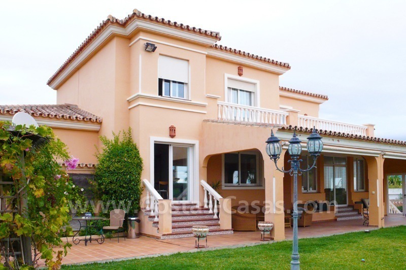 Villa à vendre près de plusieurs terrains de golf dans un endroit connu dans la zone d' Estepona - Marbella - Benahavis