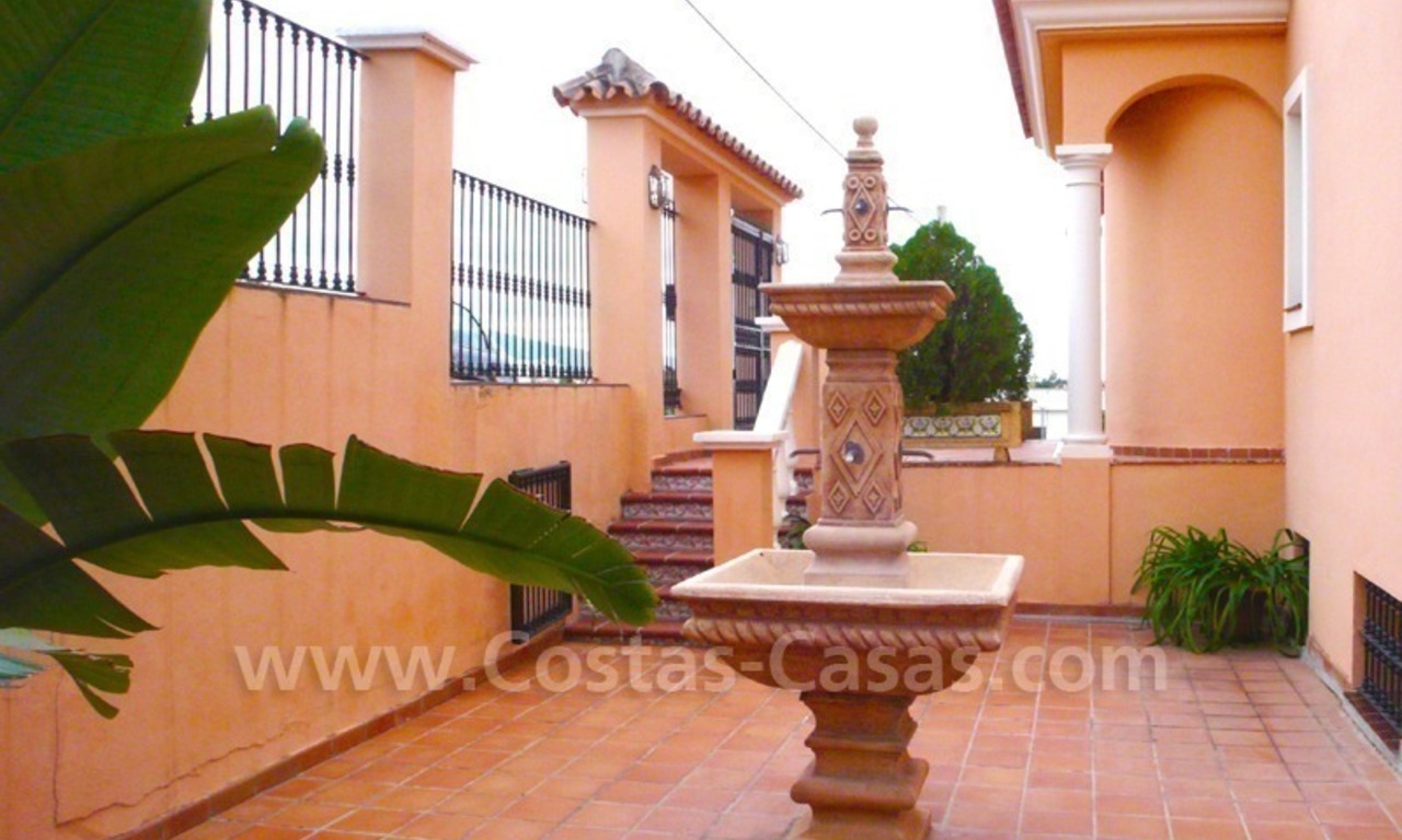 Villa à vendre près de plusieurs terrains de golf dans un endroit connu dans la zone d' Estepona - Marbella - Benahavis 12