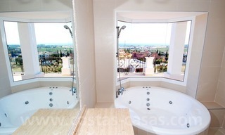 Villa de luxe spacieuse à vendre, complexe de golf, Benahavis - Marbella - Estepona sur la Costa del Sol 15