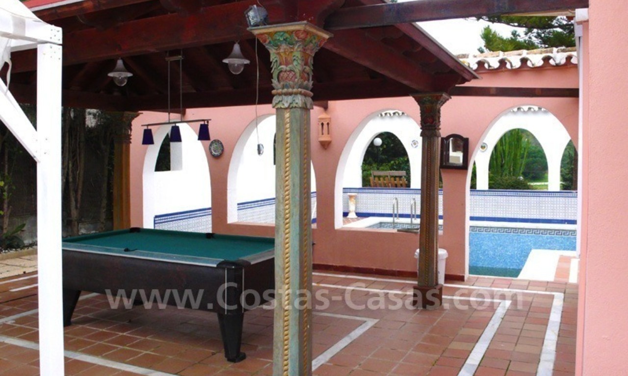 Énorme villa de plage avec des maisons pour hôtes à vendre dans Marbella Est 12