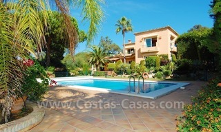 Villa en bord de mer à vendre à Elviria, Marbella 2