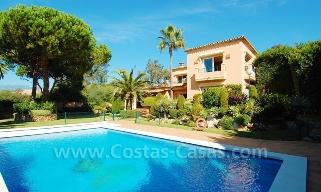 Villa en bord de mer à vendre à Elviria, Marbella 3