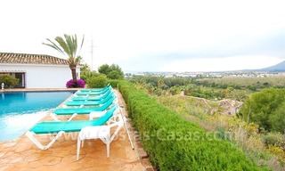Villa classique de style espagnol à acheter dans la zone de Marbella - Estepona 1