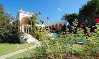 Villa romantique à vendre au-dessus de la Mille d' Or à Marbella 15