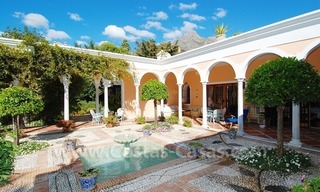 Villa romantique à vendre au-dessus de la Mille d' Or à Marbella 2