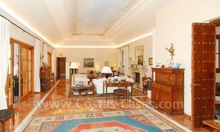 Villa romantique à vendre au-dessus de la Mille d' Or à Marbella 21
