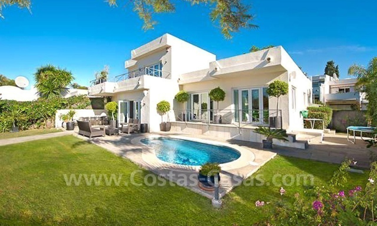 Villa contemporaine à vendre dans Nueva Andalucía - Marbella 0