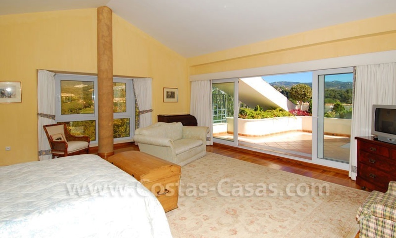 Villa de luxe à vendre dans un complexe en première ligne de golf à Marbella 24