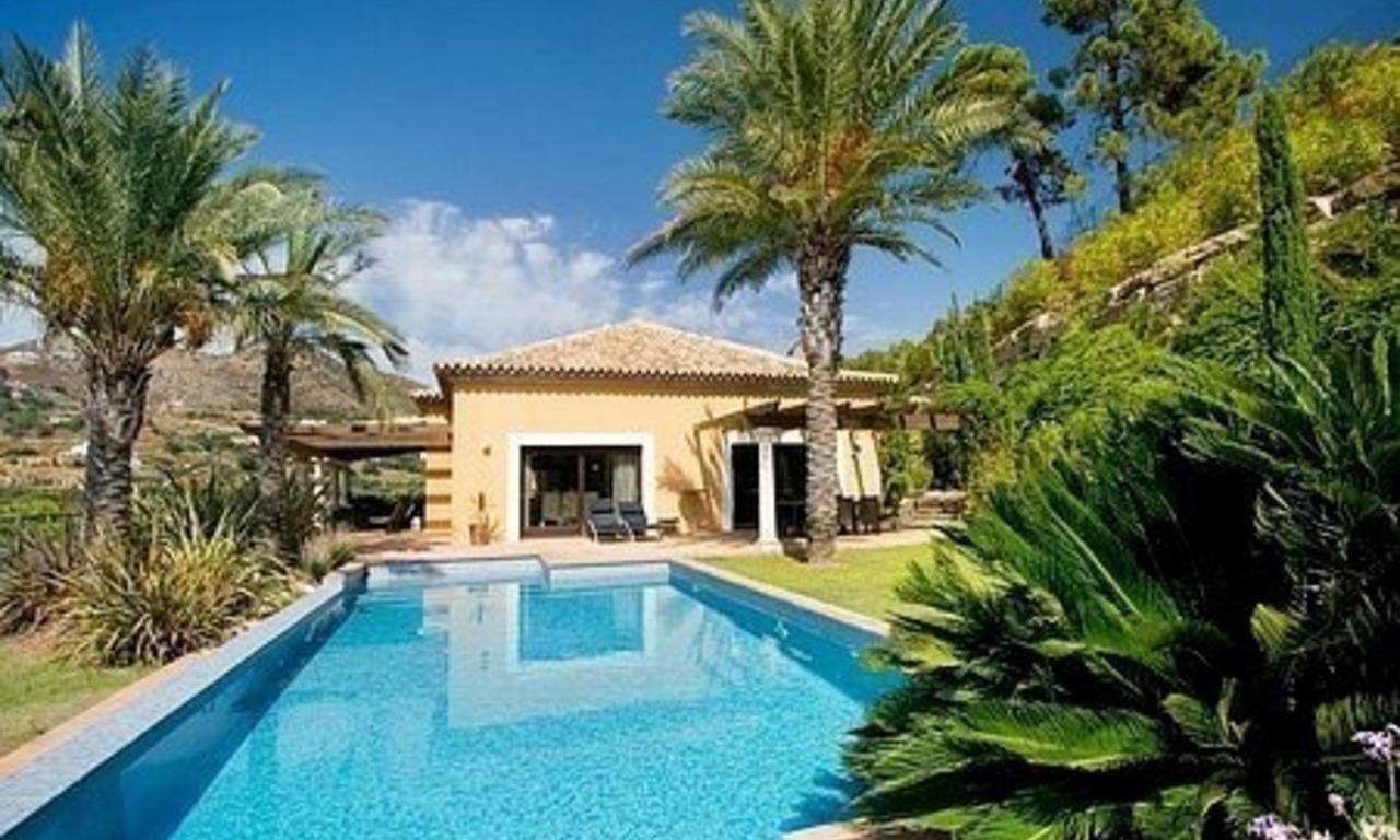 Villa de luxe à vendre dans un complexe de golf à Marbella - Benahavis 1
