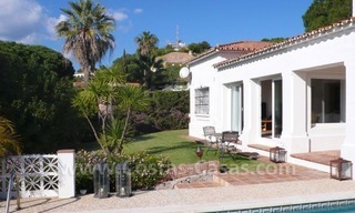 Bonne affaire! Villa moderne de style andalou à vendre dans l' Est de Marbella 1