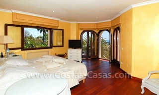Villa de luxe de style classique à acheter à Sierra Blanca, Marbella 19