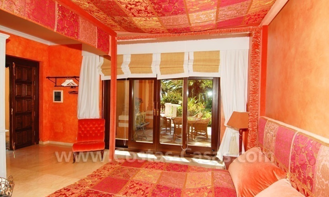 Villa de luxe de style classique à acheter à Sierra Blanca, Marbella 27