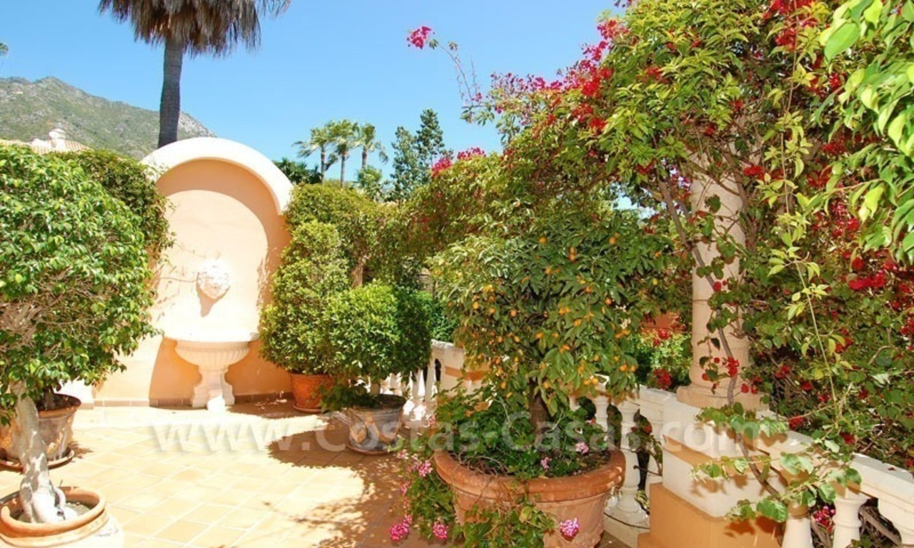 Villa de luxe de style classique à acheter à Sierra Blanca, Marbella 7