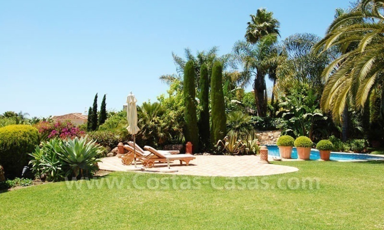 Villa de luxe de style classique à acheter à Sierra Blanca, Marbella 3