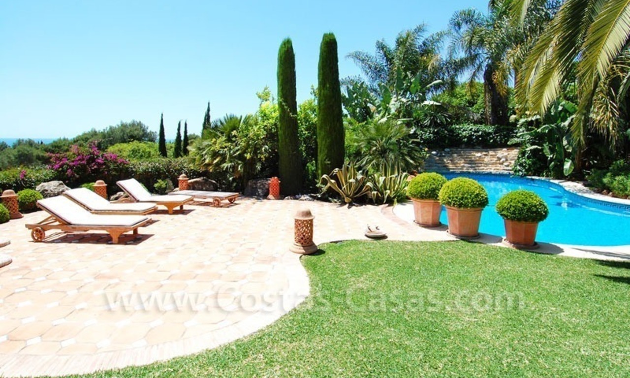 Villa de luxe de style classique à acheter à Sierra Blanca, Marbella 4