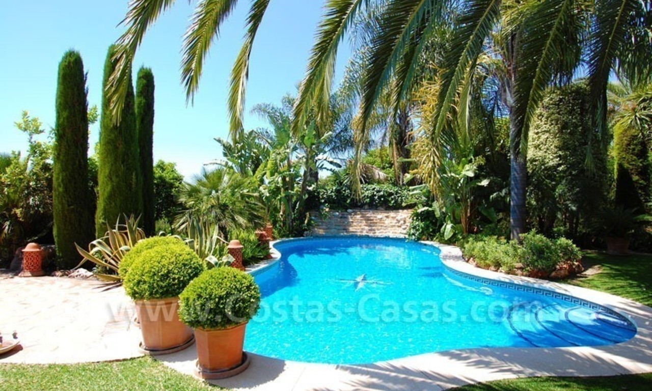 Villa de luxe de style classique à acheter à Sierra Blanca, Marbella 5