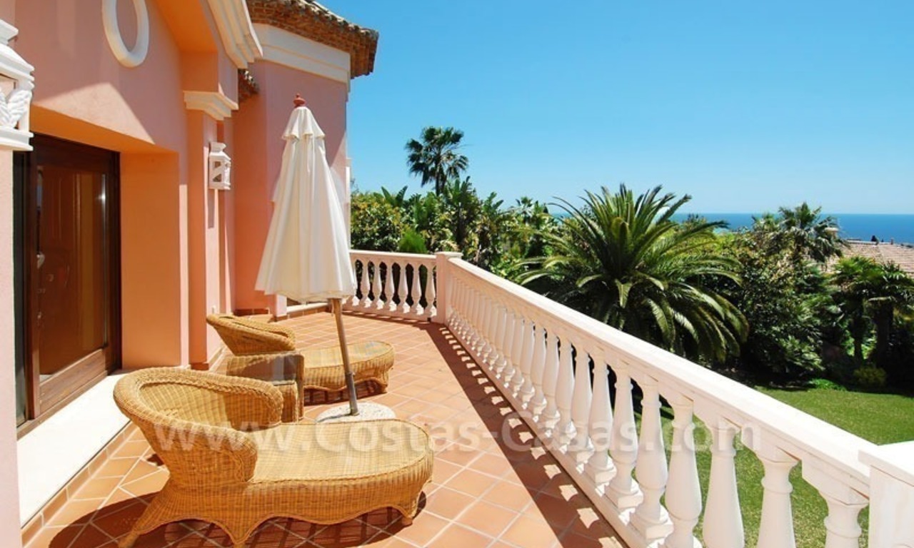 Villa de luxe de style classique à acheter à Sierra Blanca, Marbella 23