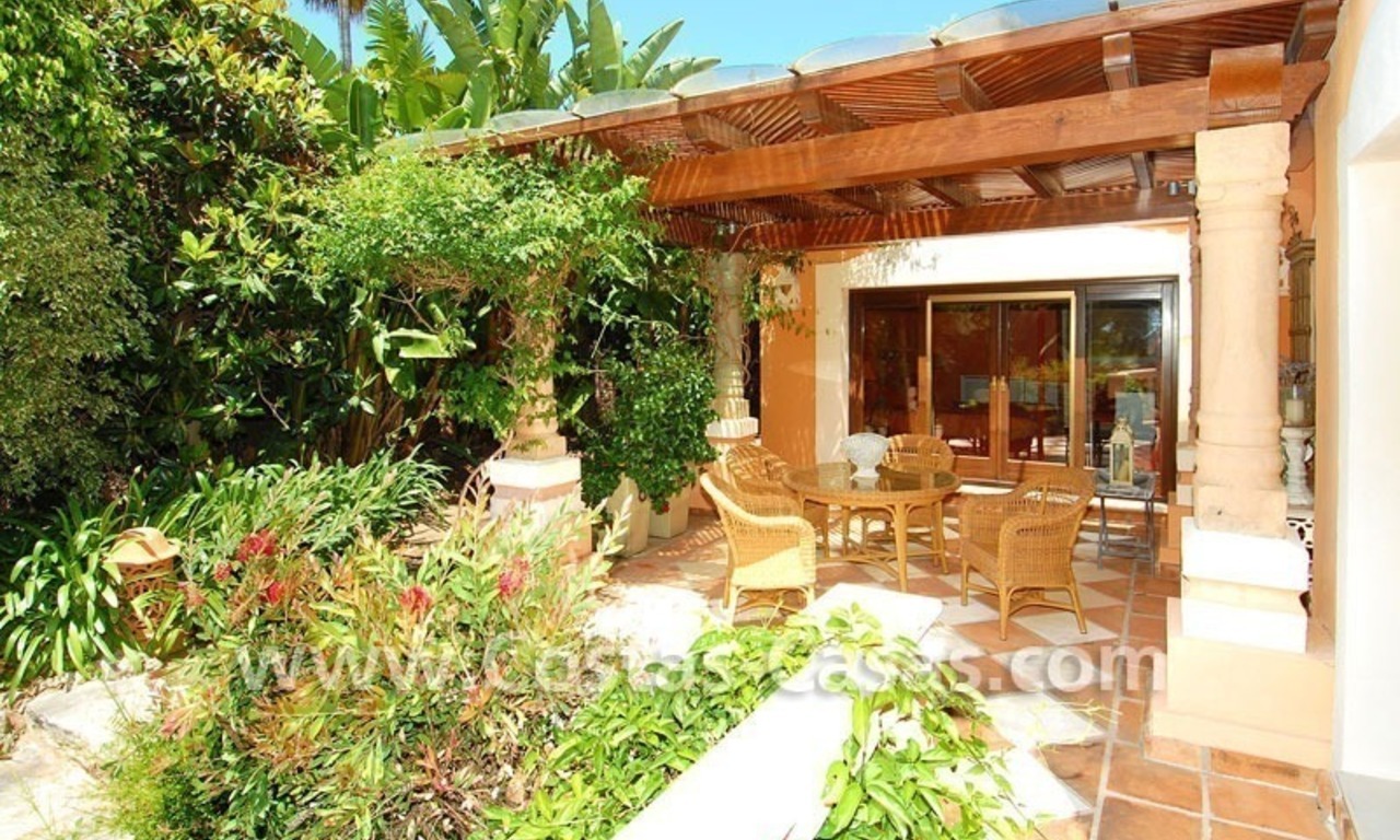 Villa de luxe de style classique à acheter à Sierra Blanca, Marbella 28