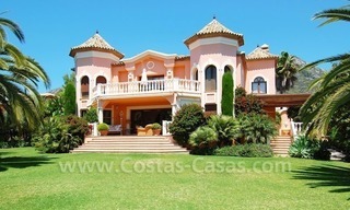 Villa de luxe de style classique à acheter à Sierra Blanca, Marbella 1
