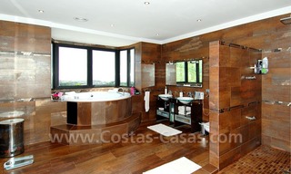 Villa magnifique de style contemporaine à vendre en première ligne de golf dans la zone de Benahavis - Marbella 19