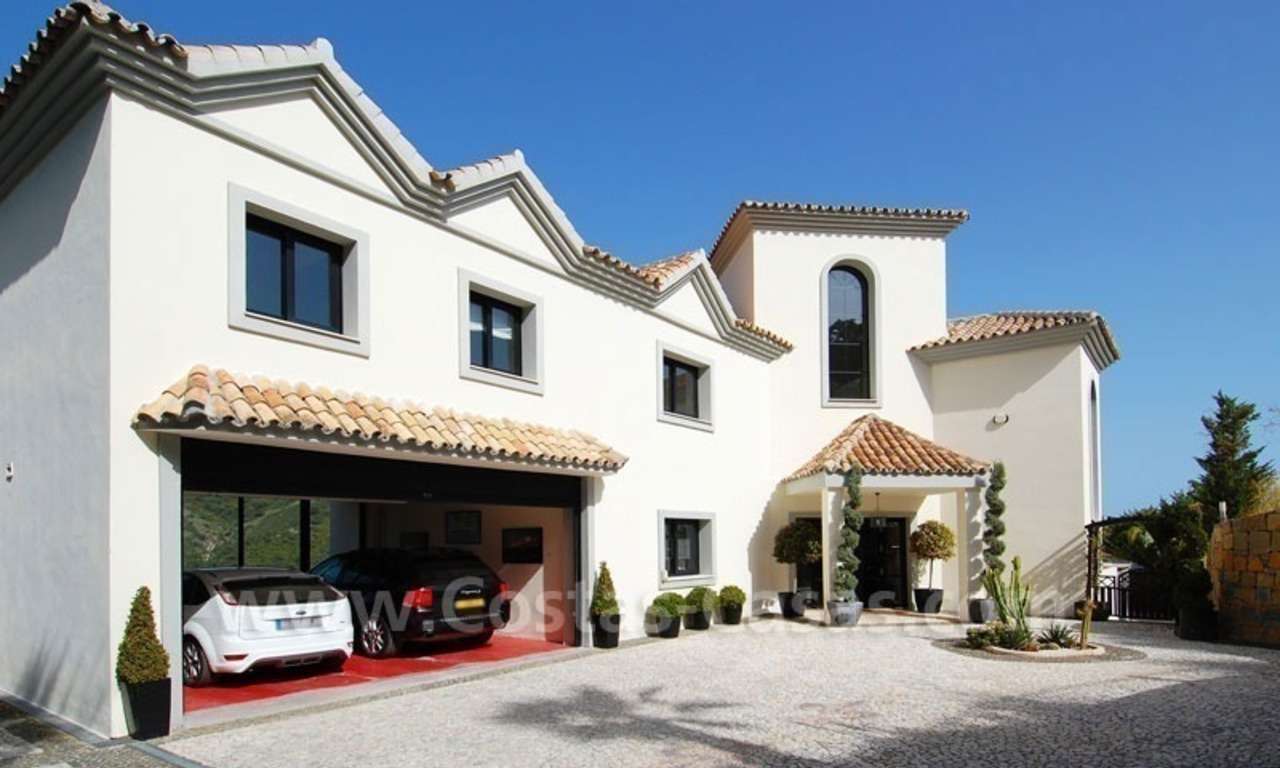 Villa magnifique de style contemporaine à vendre en première ligne de golf dans la zone de Benahavis - Marbella 8