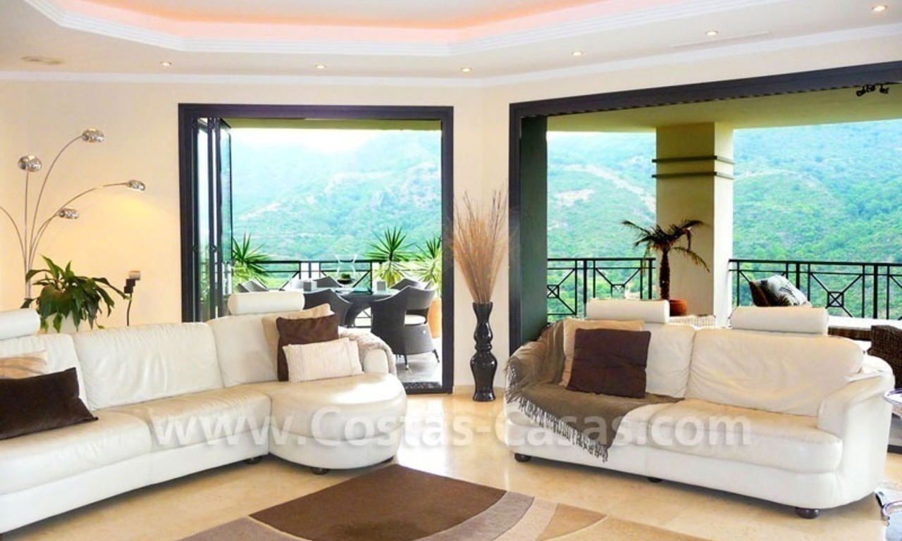 Villa magnifique de style contemporaine à vendre en première ligne de golf dans la zone de Benahavis - Marbella 11
