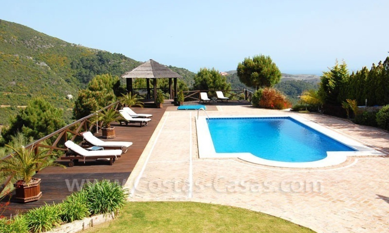 Villa magnifique de style contemporaine à vendre en première ligne de golf dans la zone de Benahavis - Marbella 2