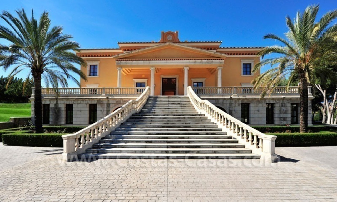 Unique mansion de style palais à vendre à Marbella 3