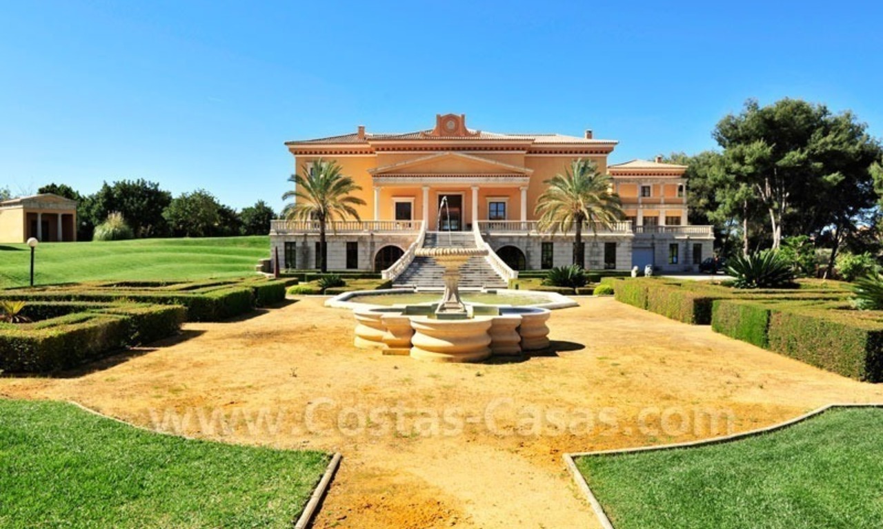 Unique mansion de style palais à vendre à Marbella 2