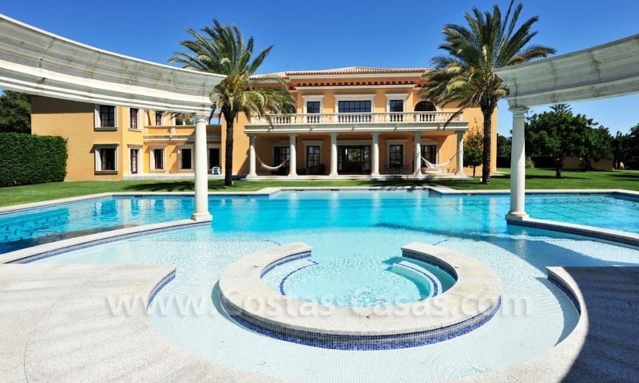 Unique mansion de style palais à vendre à Marbella 25
