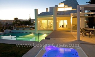 Villa moderne en première ligne de golf à vendre dans Nueva Andalucía - Marbella 5