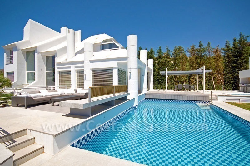 Villa moderne en première ligne de golf à vendre dans Nueva Andalucía - Marbella