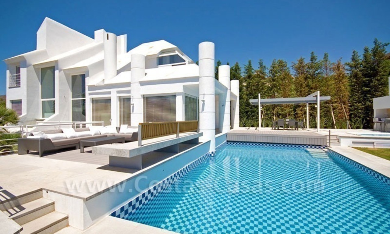 Villa moderne en première ligne de golf à vendre dans Nueva Andalucía - Marbella 0