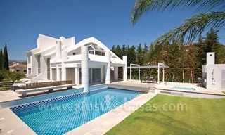 Villa moderne en première ligne de golf à vendre dans Nueva Andalucía - Marbella 3