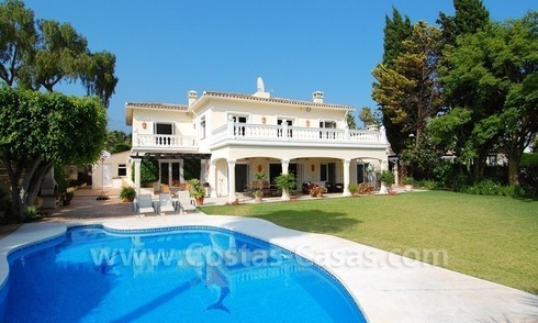 Villa de luxe en première ligne de golf à vendre dans Nueva Andalucía - Marbella 