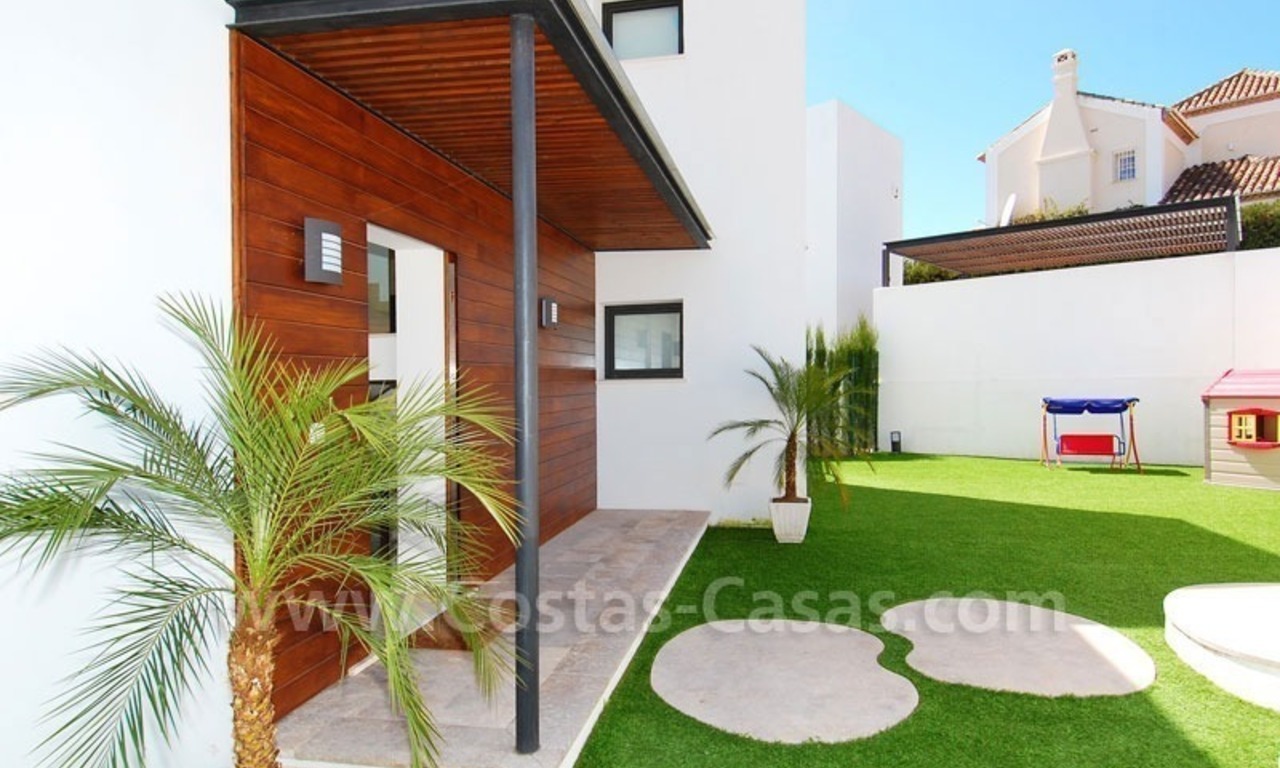 Revente: villa moderne de style contemporain à vendre, en première ligne de golf avec vues sur la mer, Marbella - Benahavis 3
