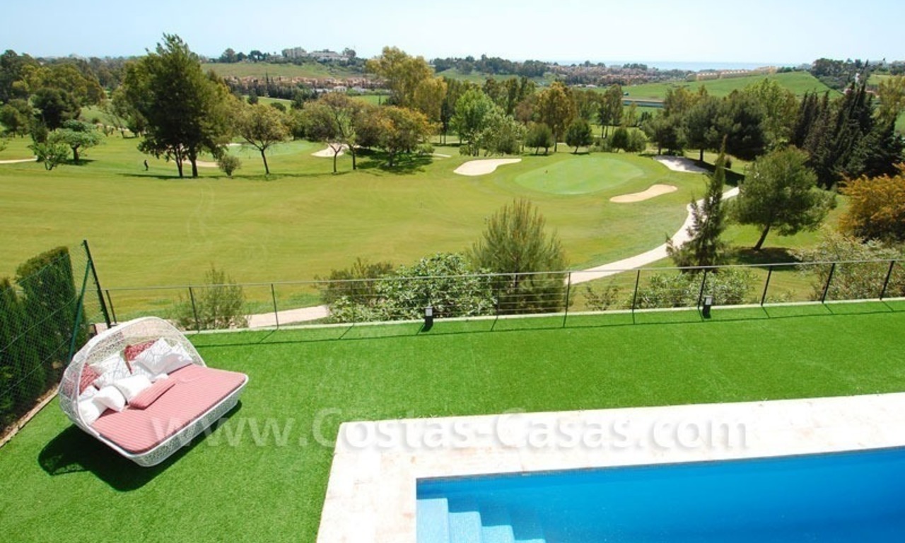 Revente: villa moderne de style contemporain à vendre, en première ligne de golf avec vues sur la mer, Marbella - Benahavis 14