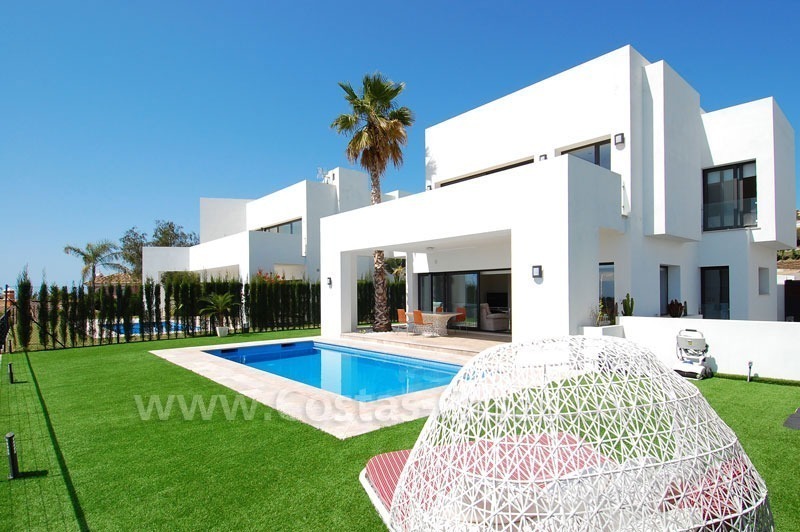 Revente: villa moderne de style contemporain à vendre, en première ligne de golf avec vues sur la mer, Marbella - Benahavis
