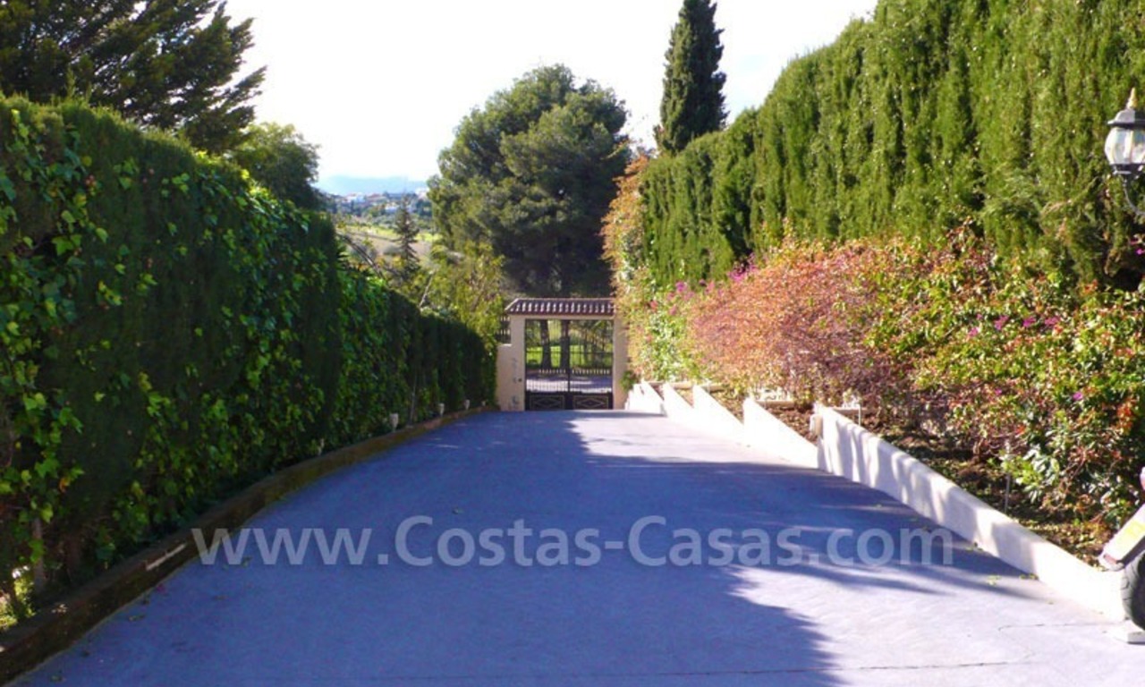 Superbe villa de luxe à vendre en première ligne de golf à l' Ouest de Marbella - Estepona 7