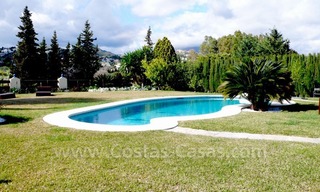 Superbe villa de luxe à vendre en première ligne de golf à l' Ouest de Marbella - Estepona 1