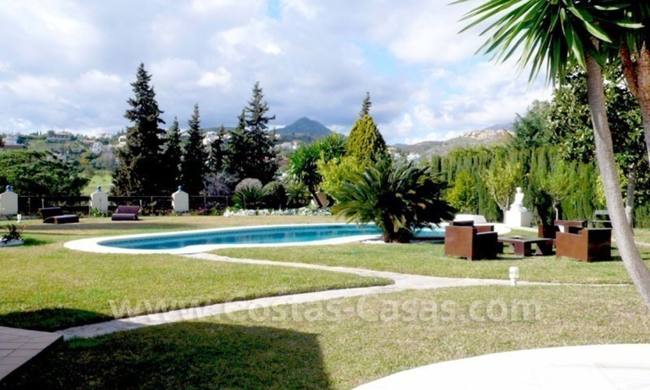 Superbe villa de luxe à vendre en première ligne de golf à l' Ouest de Marbella - Estepona 2