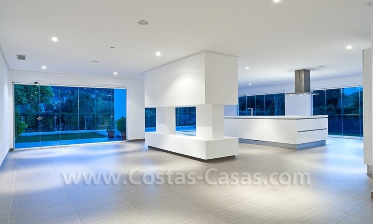 Villa moderne en première ligne de plage à vendre dans Nueva Andalucía, Marbella 6