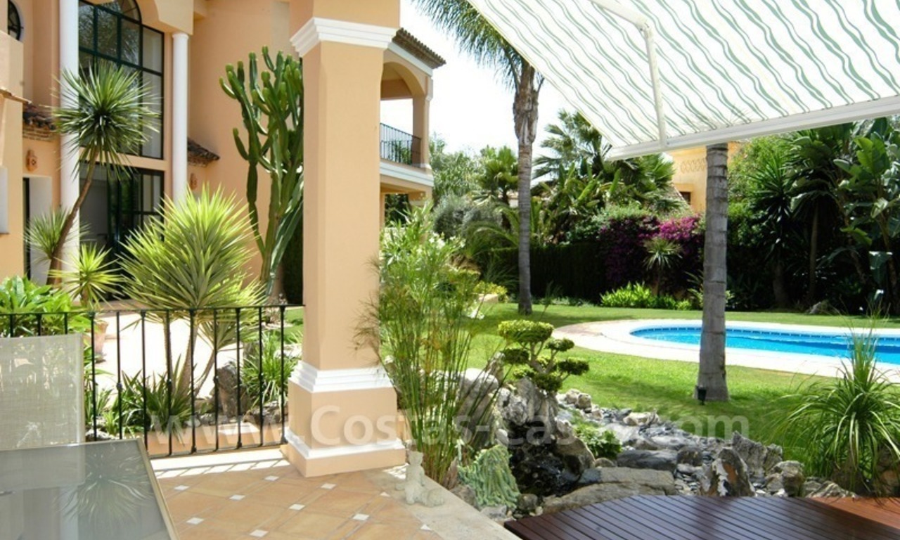 Villa de style andalou en première ligne de golf à acheter à Nueva Andalucía, Marbella 2