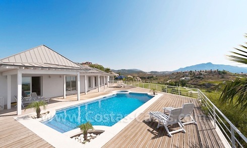 Villa en première ligne de plage à vendre, Marbella - Benahavis 