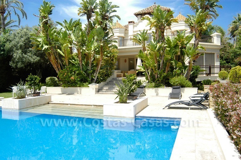 Villa de style classique à acheter à l' Est de Marbella