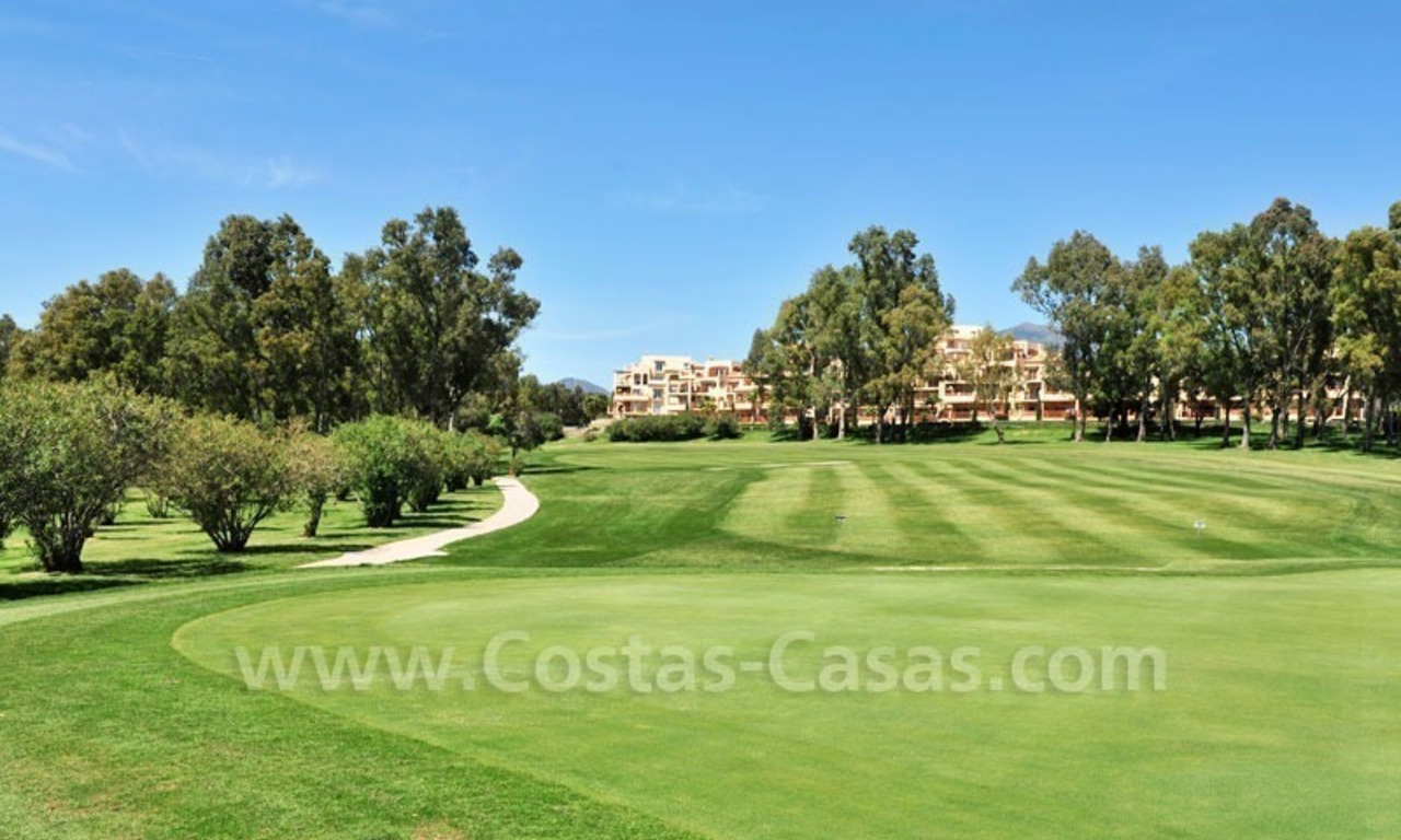 Opportunité! Appartements de luxe en première ligne de golf à acheter dans la zone de Marbella - Benahavis 23