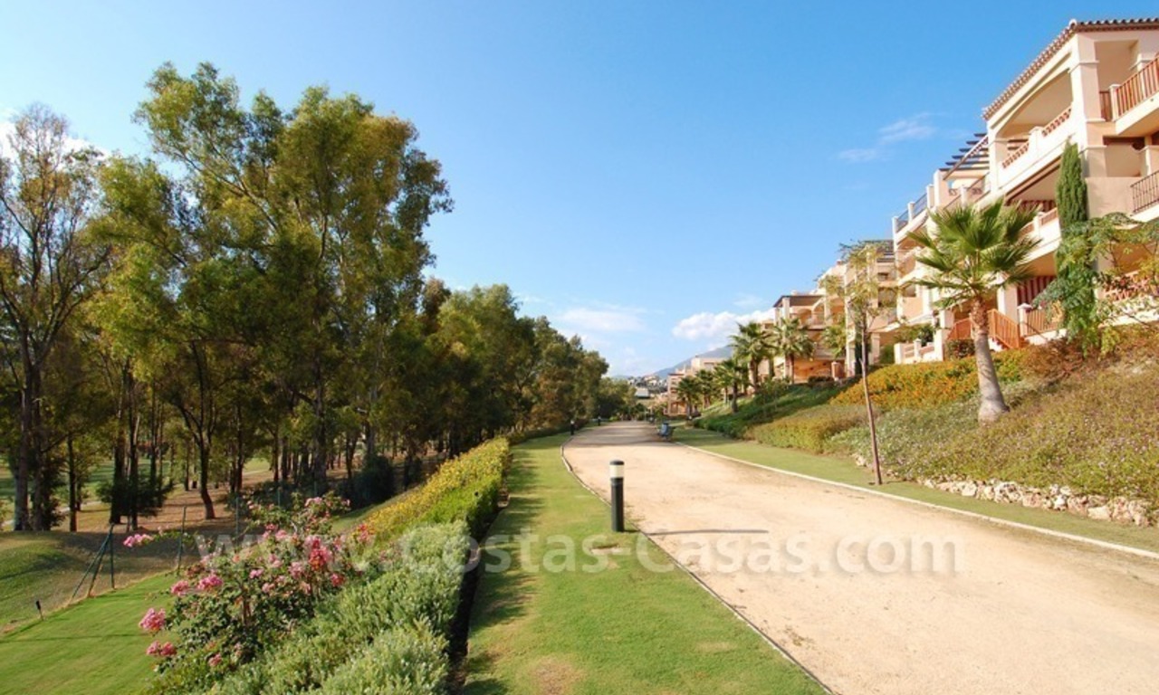 Opportunité! Appartements de luxe en première ligne de golf à acheter dans la zone de Marbella - Benahavis 0