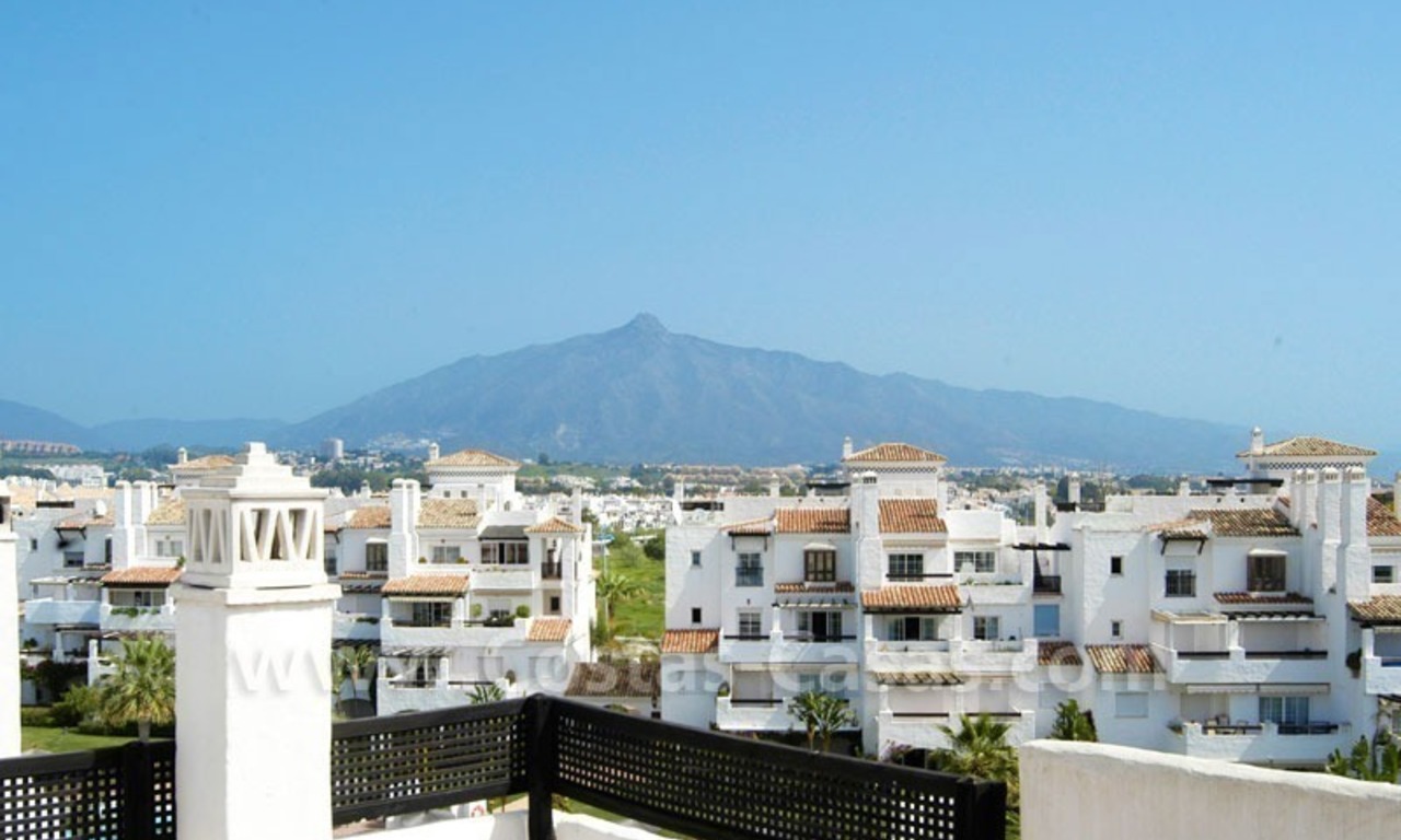 Spacieux penthouse duplex à acheter dans un complexe en première ligne de plage à Marbella 1
